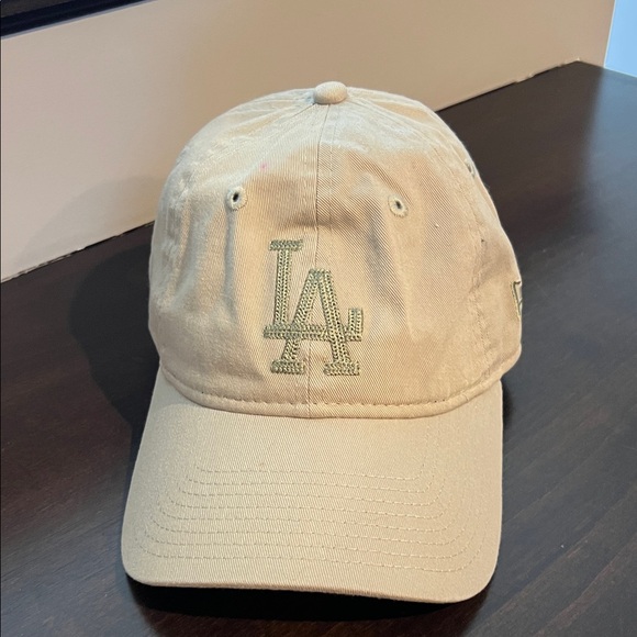 New Era Accessories - NWOT * New Era LA Dodgers Olive Baseball Cap